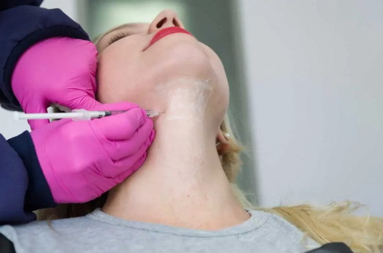Double Chin Liposuction in Dubai