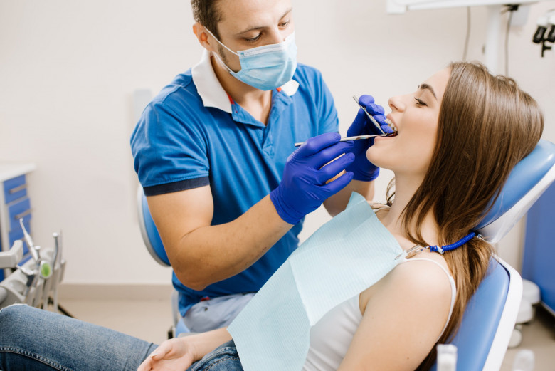 Dental Crowns and Bridges in Dubai