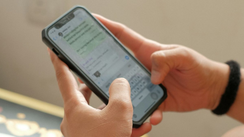 Why People Choose WhatsApp GB Original Over the Official App