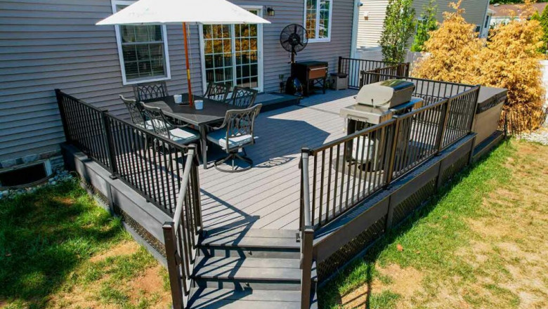 Choosing the Right Deck Contractor for Your Outdoor Project