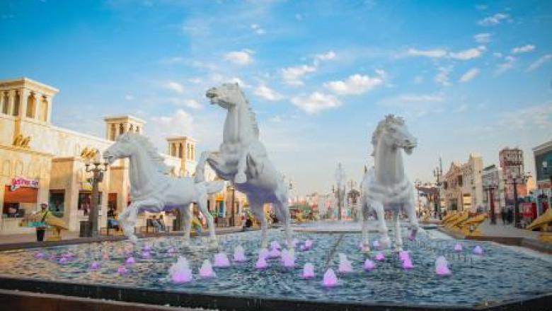 Famous Fountains in Dubai: The Beauty of Horse Fountain & Beyond