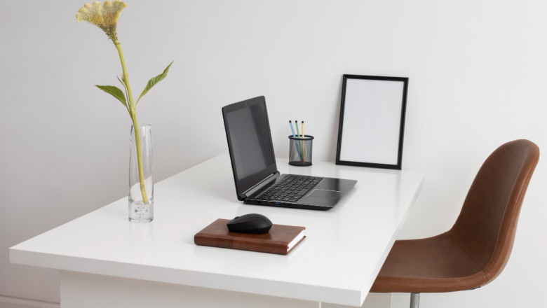The Ultimate Guide to Solving Reception Area Challenges with Modular Reception Tables