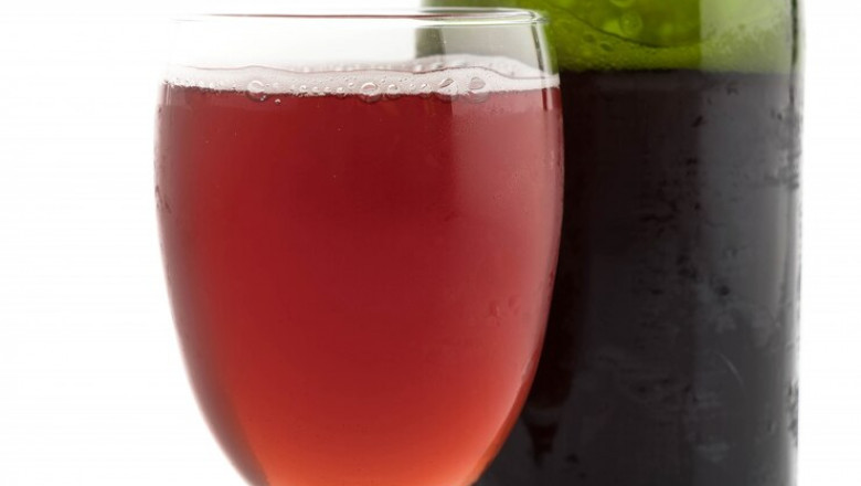 Canned Wine Market Dynamics: The Role of Young Consumers and the Impact of Environmental Concerns
