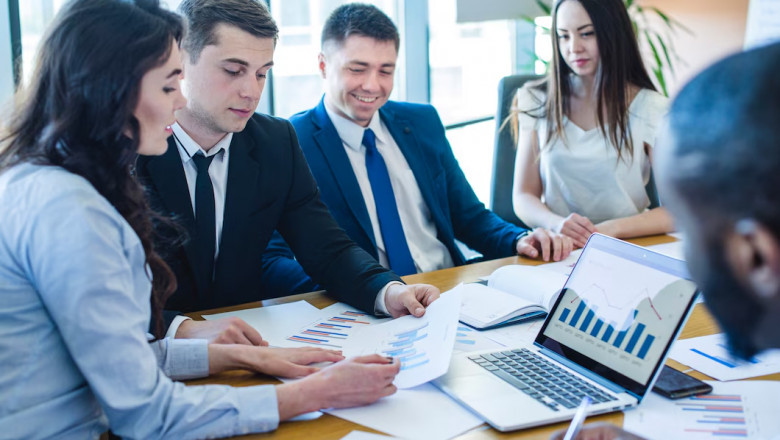 Mastering Financial Communication: The Key to Success in the Finance Industry