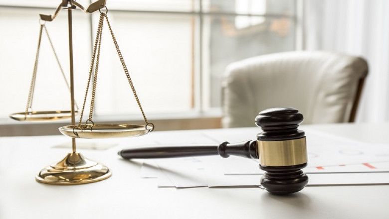 How a Lawyer Can Defend You in a Debit Card Dispute
