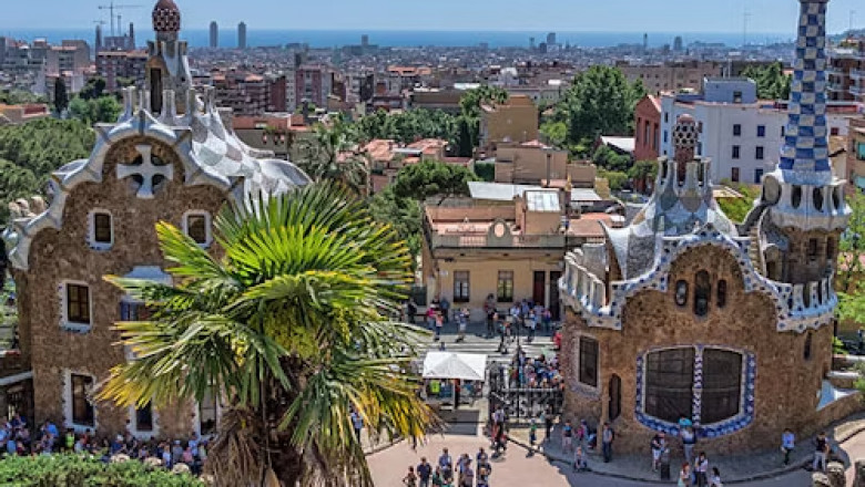 Unlock Gaudí's Masterpiece: The Ultimate Park Güell Guided Tour Experience