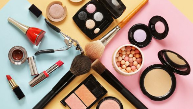 Top Online Makeup Stores for Beauty Lovers: Where to Shop in 2025!