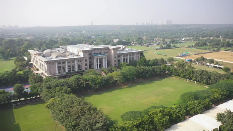 From Classrooms to Careers: The Best Educational Institution