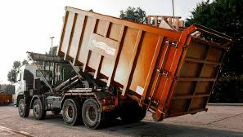 How to Manage Waste Efficiently with Commercial Dumpster Rentals in Fort Myers