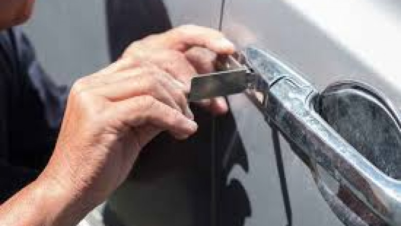 Lost Your Car Keys? Call an Automotive Locksmith in Waltham!