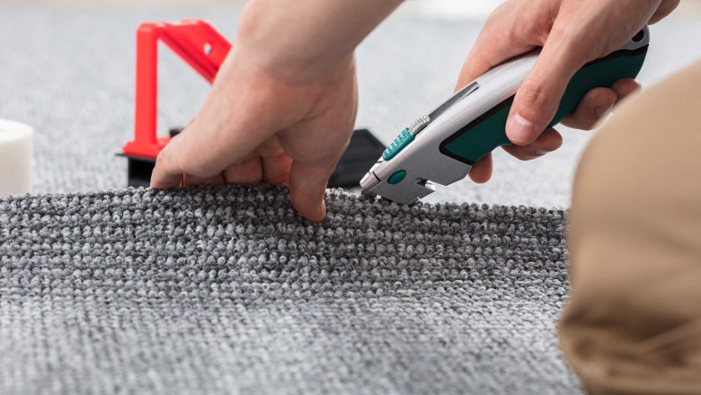 How to Fix Your Carpet Wrinkles with a Carpet Stretcher