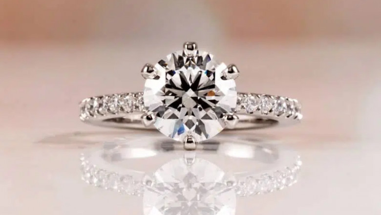 Complete Your Forever Look with Lab Diamond Engagement Rings and Diamond Wedding Bands