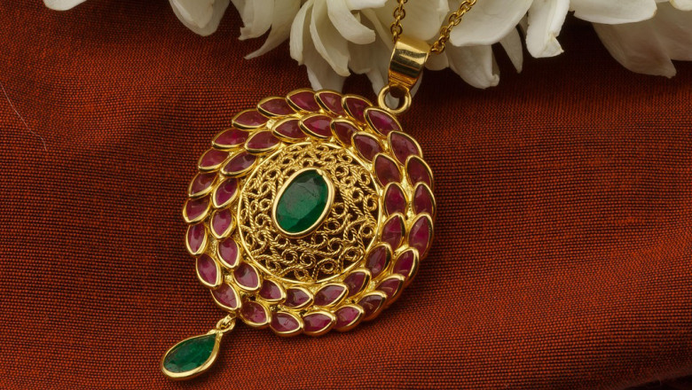 Jewellery for Saree: The Perfect Accessory Guide