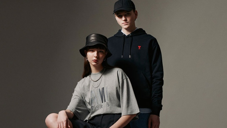 AMI Pull – The Perfect Blend of Parisian Elegance and Comfort