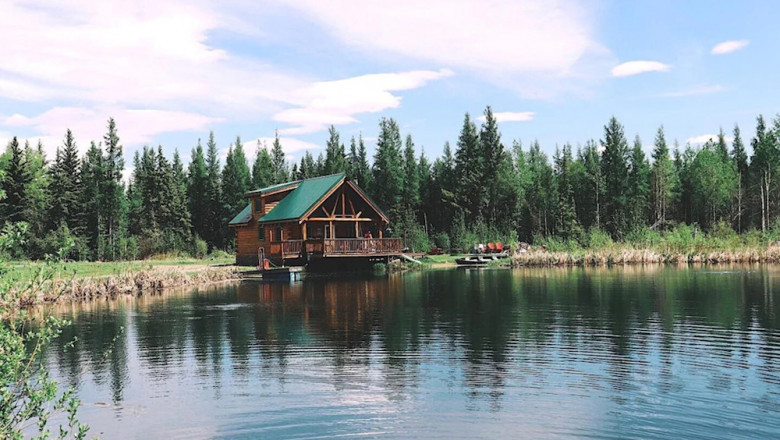 Find Peace in Alberta’s Lake Louise Cabins
