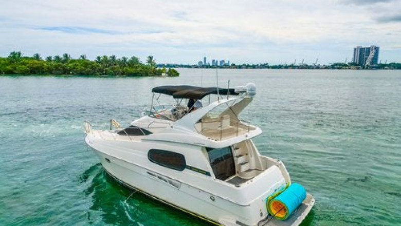 Miami Yacht Rental Services: Affordable Deals & Luxury Packages