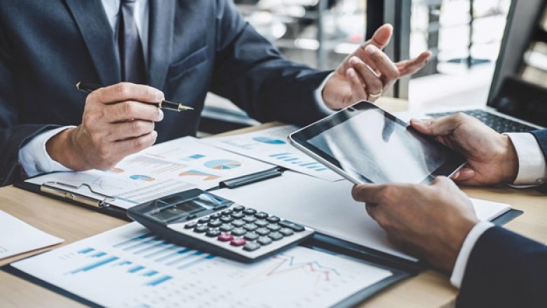 Tax-Efficient Investments and Advice for British Expats in Singapore