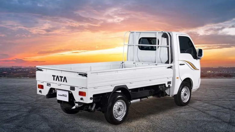 What to know about the pricing of TATA LPT 1212 MAX in Bangladesh's light commercial vehicle sector?