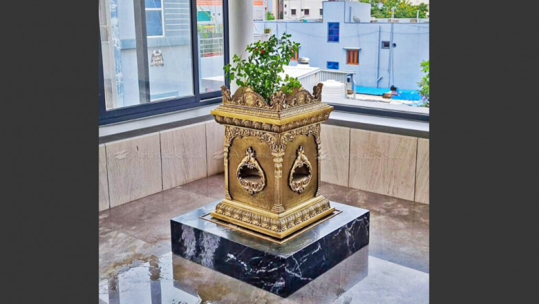 The Hindu Cultural Significance and Symbolism of Tulasi Maadam