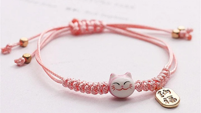Stack It Up – How to Wear Kawaii Bracelets Like a Pro
