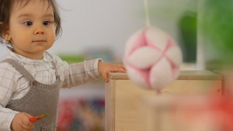 The Benefits of Combining Montessori Shelves and Long Wooden Benches in Canadian Learning Spaces