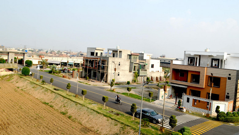 How to Buy a 3 Marla Plot for Sale in Lahore on Installments?: Complete Guide 2025