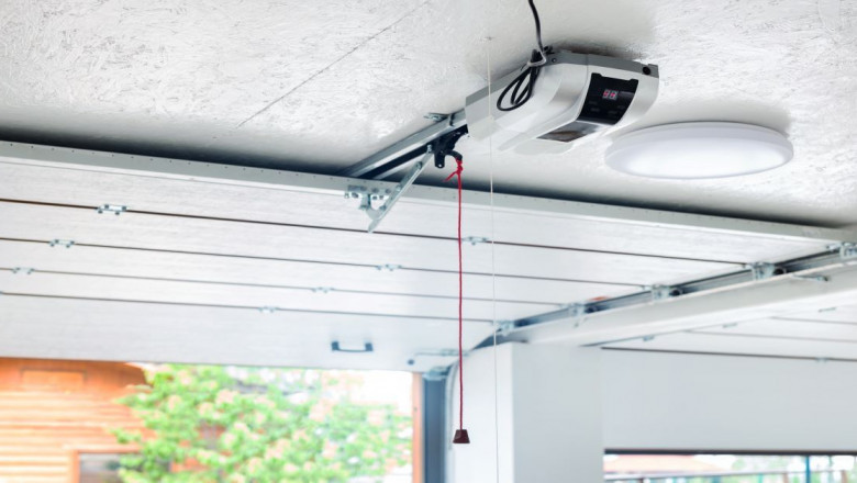 How to Fix a Garage Door That Won’t Stay Closed After Opening
