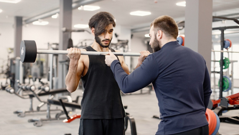 Personal Trainer Prices: Comparing In-Gym vs. Online Training Costs