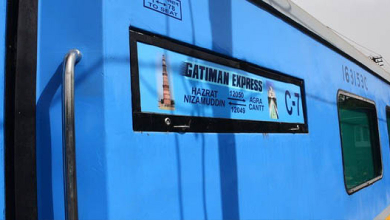 Same Day Agra Tour by Gatimaan