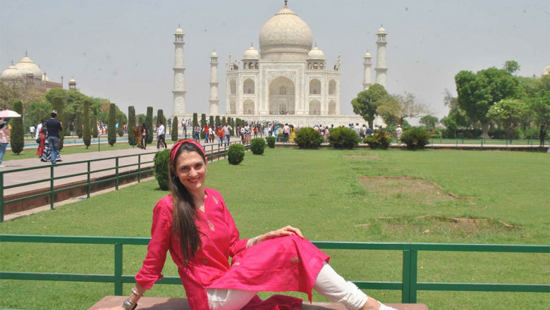 Experience the Magic: The Best Taj Mahal Day Tour with Hello India Tour Europe
