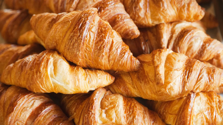 How Can Foodies Identify Real French Croissants?
