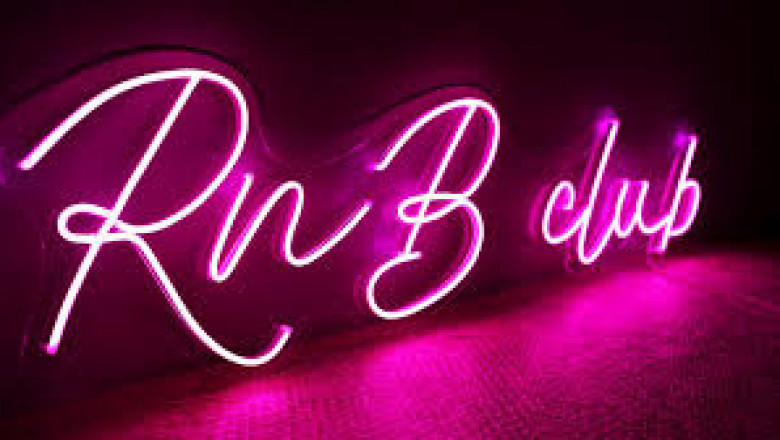 Neon Sign Dubai – Light Up the City in Style