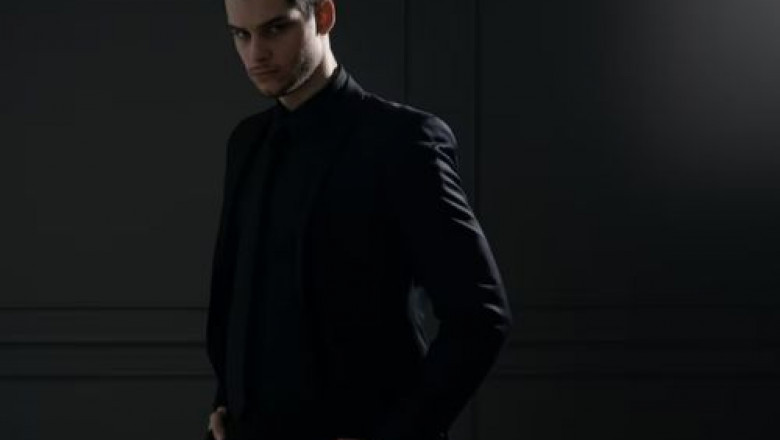 What is the Role of the Bouncer in a Restaurant?
