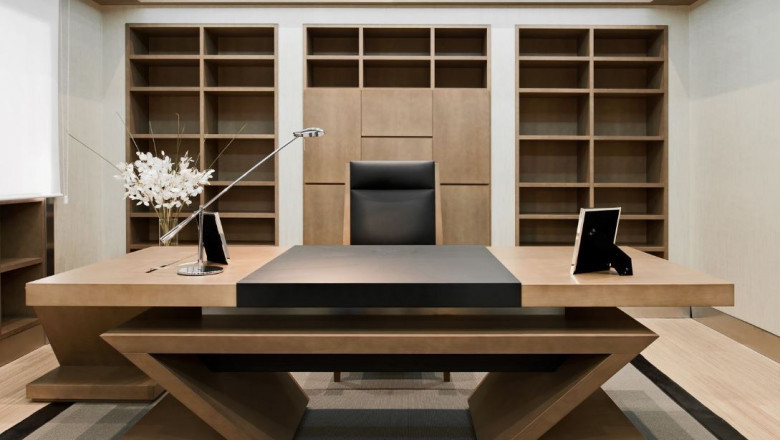 Creating Impactful Workspaces: Choosing the Right Meeting Room Table