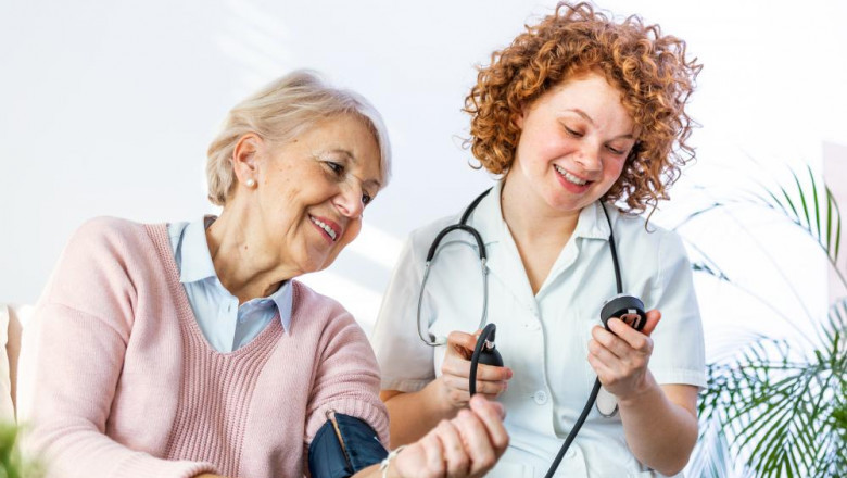 How Home Healthcare Helps with Personal Care and Hygiene