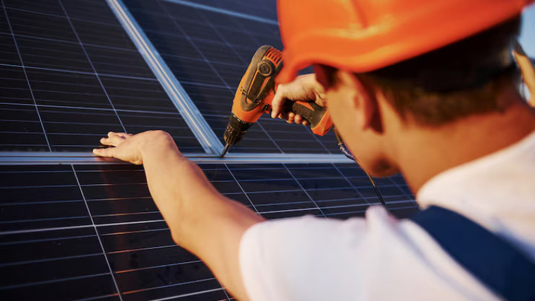 The Impact of Solar Battery Storage on Reducing Electricity Bills: