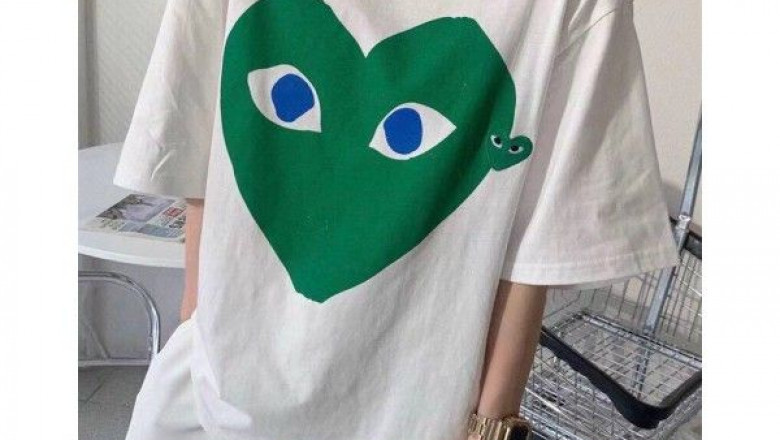 CDG Hoodie: The Streetwear Staple From Comme des Garçons PLAY