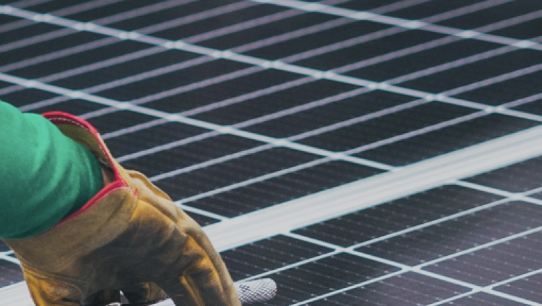 Solar Grants vs. Buying Solar Panels Outright - What's Best for You?