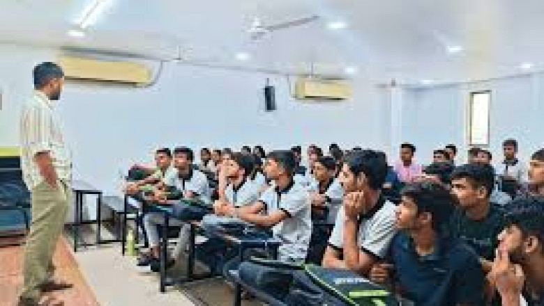 Empowering Dreams with Free Coaching: Saksham Bharat