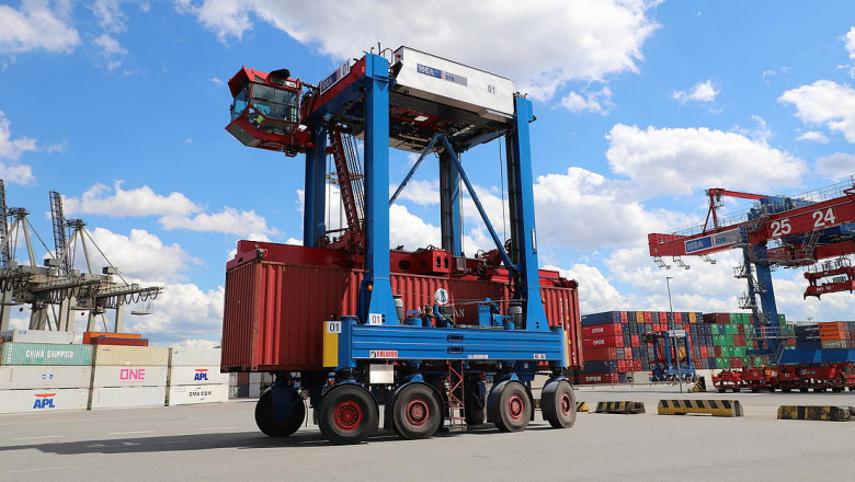 Straddle Carrier Market Trends: Increasing Demand for Electrified and Hybrid Models Amid Sustainability and Emission Regulations