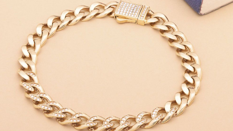 How to Choose the Perfect Gold Bracelet for Men: Style + Budget Tips
