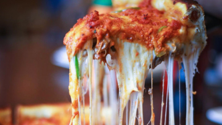 The Art of Making Hand Tossed Pizza in NYC
