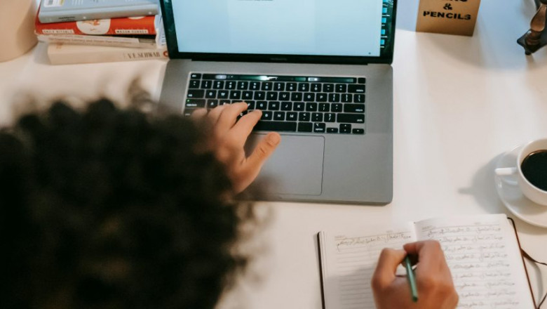 What do you need to know before you hire resume writing services?