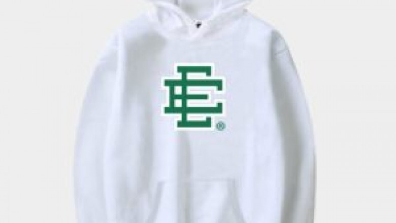 Why Everyone’s Wearing The Weeknd Merch