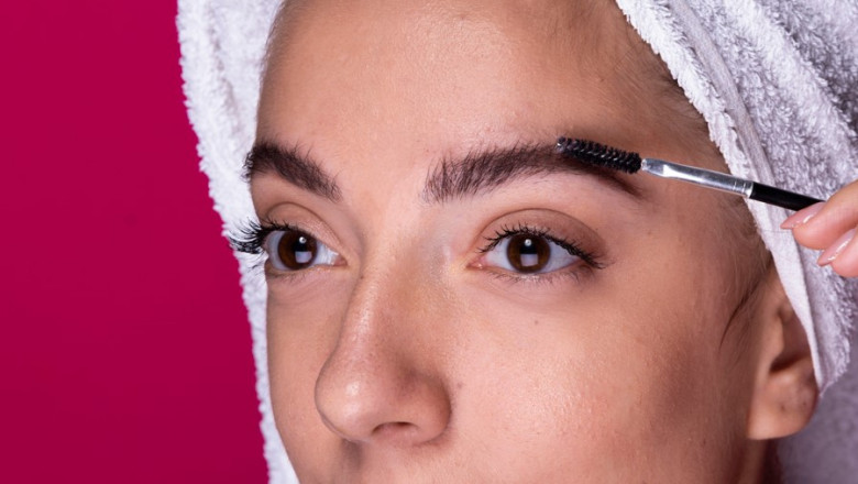 Learn How to Shape Your Eyebrows Like a Pro