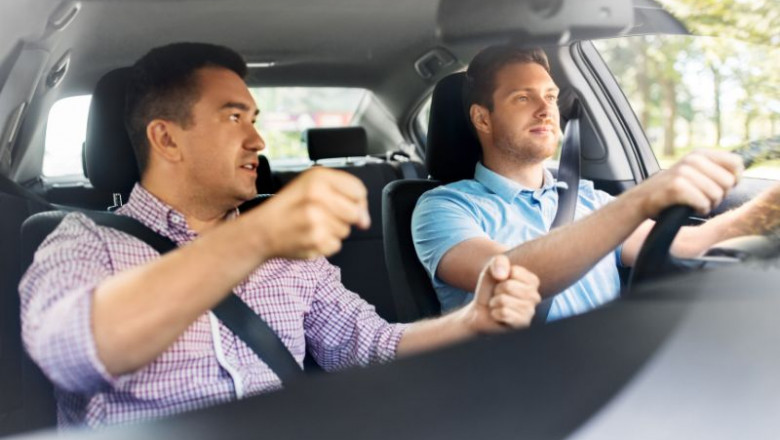 Improve Driving With Affordable Driving School Toronto Prices