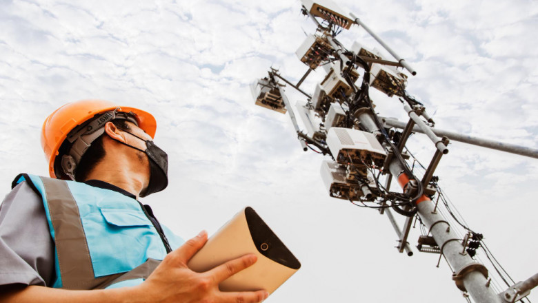 Expert Aerial Installation Surrey: Get Crystal Clear Reception with Wear Communications