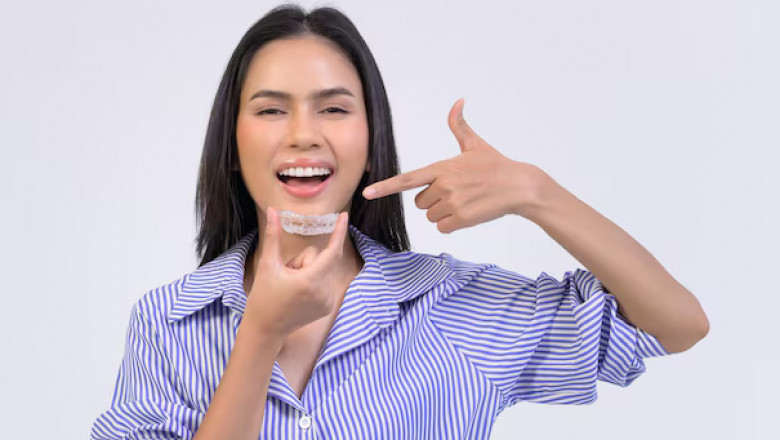 Invisalign Treatment - Clear Aligner Trays to Straighten Mild to Moderately Misaligned Teeth