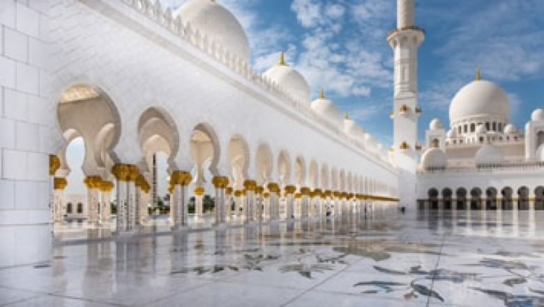 Desert Safari Dubai Booking: Dune Bashing, Camel Ride & More