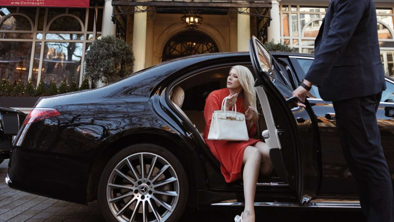 Experience Luxury and Convenience with Platinum Airport Transfer